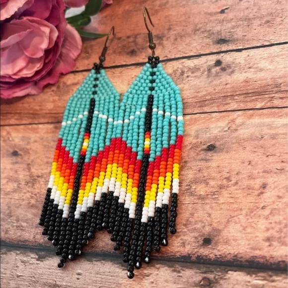 Turquoise beaded earring No107 - Picture 2 of 5